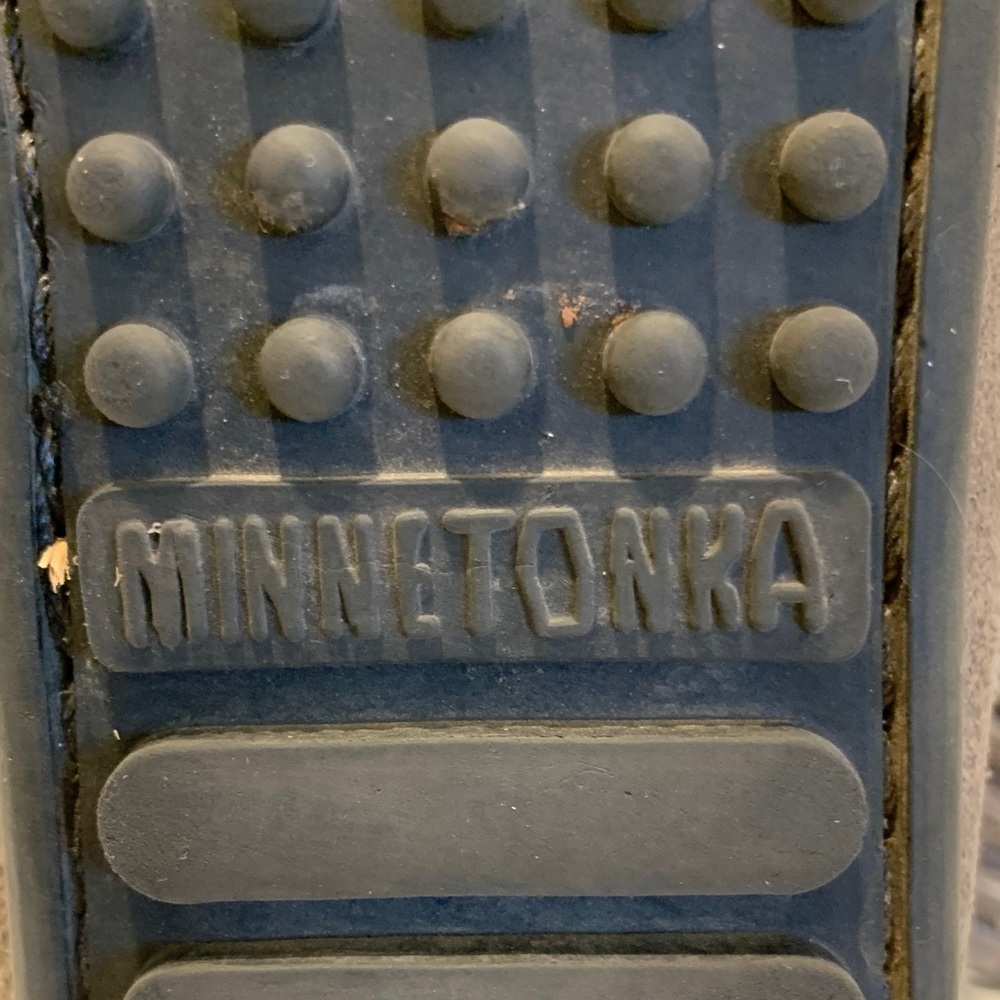Minnetonka Fringe Boots – Size 9 - Picture 2 of 7